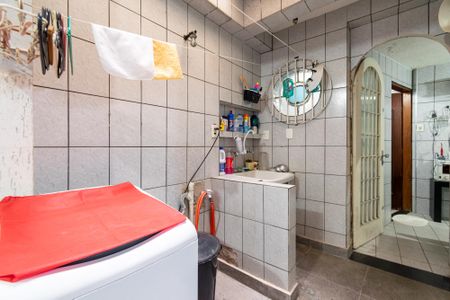 Casa à venda com 145m², 3 quartos e 2 vagas Casa à venda com 145m², 3 quartos e 2 vagasÁrea de Serviço