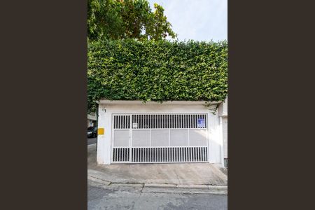 Casa à venda com 145m², 3 quartos e 2 vagas Casa à venda com 145m², 3 quartos e 2 vagasFachada