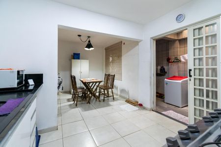 Casa à venda com 145m², 3 quartos e 2 vagas Casa à venda com 145m², 3 quartos e 2 vagasCozinha
