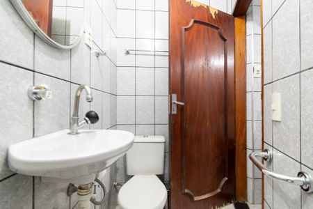 Casa à venda com 145m², 3 quartos e 2 vagas Casa à venda com 145m², 3 quartos e 2 vagasBanheiro de serviço