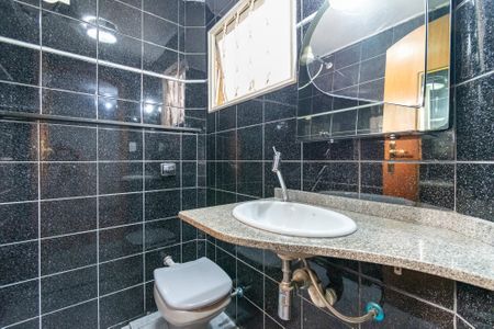 Casa à venda com 145m², 3 quartos e 2 vagas Casa à venda com 145m², 3 quartos e 2 vagasBanheiro da Suíte 3