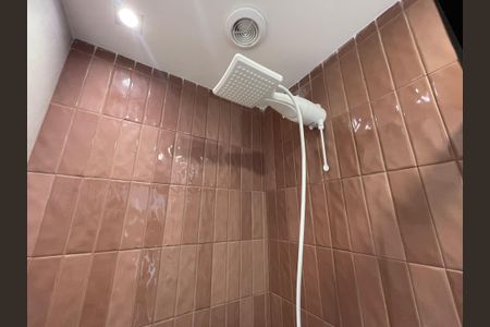 Apartamento à venda com 37m², 2 quartos e sem vaga Apartamento à venda com 37m², 2 quartos e sem vagaBanheiro Social