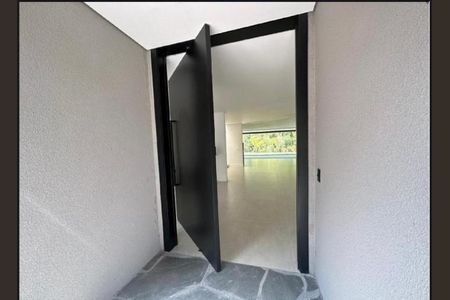 Casa de condomínio à venda com 550m², 4 quartos e 6 vagas