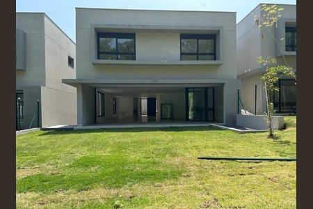 Casa de condomínio à venda com 550m², 4 quartos e 6 vagas