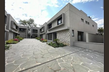 Casa de condomínio à venda com 550m², 4 quartos e 6 vagas