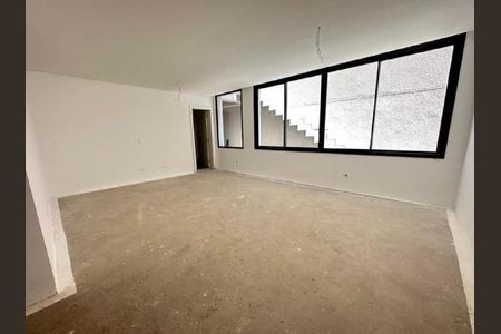 Casa de condomínio à venda com 550m², 4 quartos e 6 vagas
