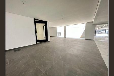 Casa de condomínio à venda com 550m², 4 quartos e 6 vagas
