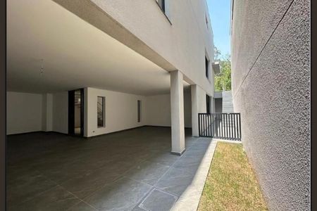 Casa de condomínio à venda com 550m², 4 quartos e 6 vagas