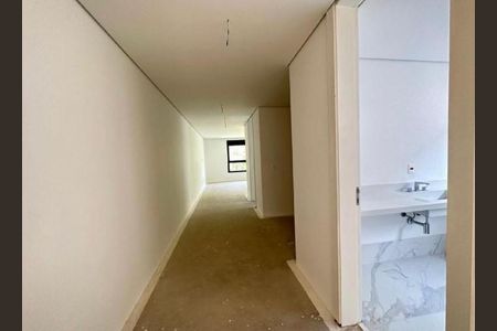 Casa de condomínio à venda com 550m², 4 quartos e 6 vagas