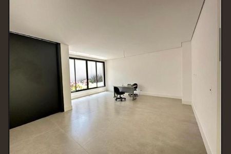 Casa de condomínio à venda com 550m², 4 quartos e 6 vagas