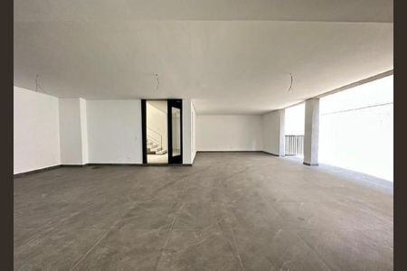 Casa de condomínio à venda com 550m², 4 quartos e 6 vagas