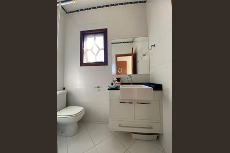 Casa à venda com 158m², 4 quartos e 2 vagas Casa à venda com 158m², 4 quartos e 2 vagasBanheiro Suíte 3