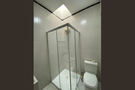 Casa à venda com 158m², 4 quartos e 2 vagas Casa à venda com 158m², 4 quartos e 2 vagasBanheiro Suíte 2