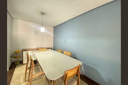 Casa à venda com 158m², 4 quartos e 2 vagas Casa à venda com 158m², 4 quartos e 2 vagasSala de Jantar