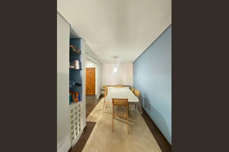 Casa à venda com 158m², 4 quartos e 2 vagas Casa à venda com 158m², 4 quartos e 2 vagasSala de Jantar