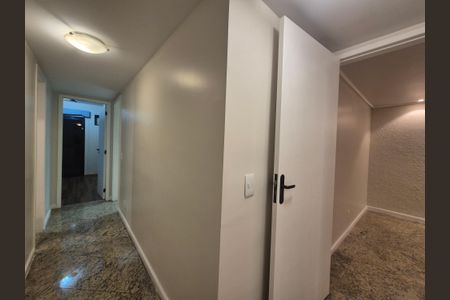 Apartamento para alugar com 240m², 3 quartos e 2 vagasCorredor