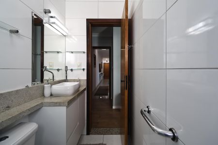 Apartamento à venda com 130m², 2 quartos e 2 vagasBanheiro da Suíte