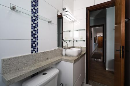 Apartamento à venda com 130m², 2 quartos e 2 vagasBanheiro da Suíte