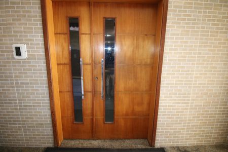 Apartamento para alugar com 54m², 3 quartos e 1 vagaFachada e portaria