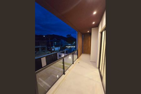 Casa à venda com 250m², 4 quartos e 2 vagas