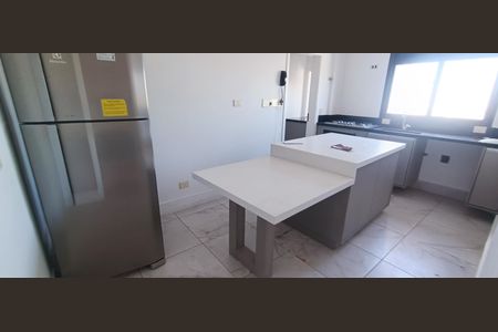 Apartamento à venda com 300m², 5 quartos e 5 vagas Apartamento à venda com 300m², 5 quartos e 5 vagasCozinha