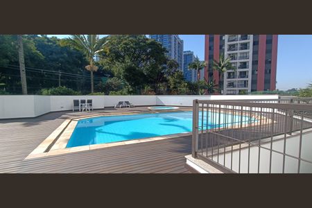 Apartamento à venda com 300m², 5 quartos e 5 vagas Apartamento à venda com 300m², 5 quartos e 5 vagasÁrea comum - Piscina