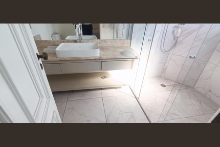 Apartamento à venda com 300m², 5 quartos e 5 vagas Apartamento à venda com 300m², 5 quartos e 5 vagasBanheiro da Suíte 2