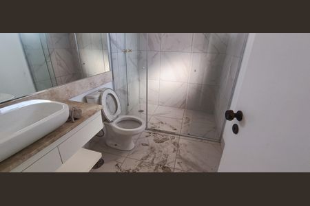 Apartamento à venda com 300m², 5 quartos e 5 vagas Apartamento à venda com 300m², 5 quartos e 5 vagasSuíte 2