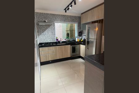 Casa de condomínio à venda com 130m², 3 quartos e 2 vagas Casa de condomínio à venda com 130m², 3 quartos e 2 vagasCozinha