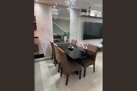 Casa de condomínio à venda com 130m², 3 quartos e 2 vagas Casa de condomínio à venda com 130m², 3 quartos e 2 vagasSala