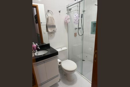 Casa de condomínio à venda com 130m², 3 quartos e 2 vagas Casa de condomínio à venda com 130m², 3 quartos e 2 vagasBanheiro 1