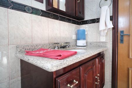 Casa à venda com 308m², 3 quartos e 13 vagasBanheiro da Suíte