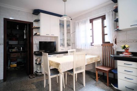 Casa à venda com 308m², 3 quartos e 13 vagasCozinha