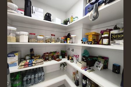 Apartamento à venda com 163m², 4 quartos e 2 vagas Apartamento à venda com 163m², 4 quartos e 2 vagasDespensa