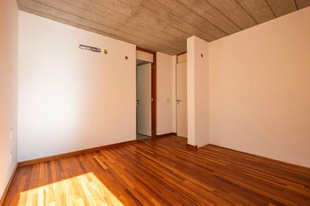 Casa à venda com 278m², 3 quartos e 2 vagas Casa à venda com 278m², 3 quartos e 2 vagasSuíte 2