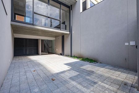 Casa à venda com 278m², 3 quartos e 2 vagas Casa à venda com 278m², 3 quartos e 2 vagasGaragem