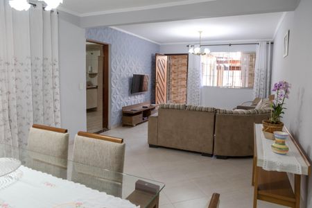 Casa à venda com 200m², 4 quartos e 3 vagas Casa à venda com 200m², 4 quartos e 3 vagasCasa 1 - Sala