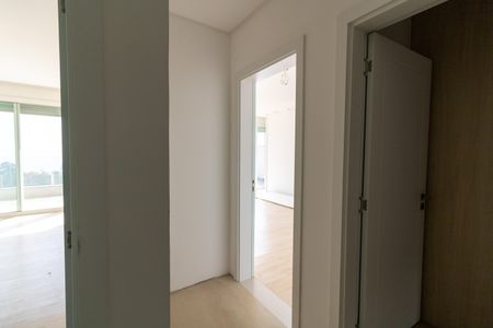 Casa à venda com 1106m², 3 quartos e 8 vagasCorredor