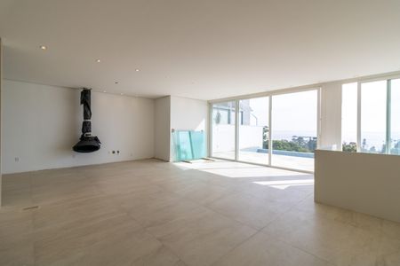 Casa à venda com 1106m², 3 quartos e 8 vagasSala