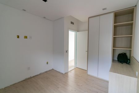 Casa à venda com 1106m², 3 quartos e 8 vagasSuíte 3