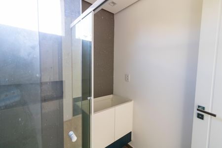 Casa à venda com 1106m², 3 quartos e 8 vagasBanheiro da Suíte 1