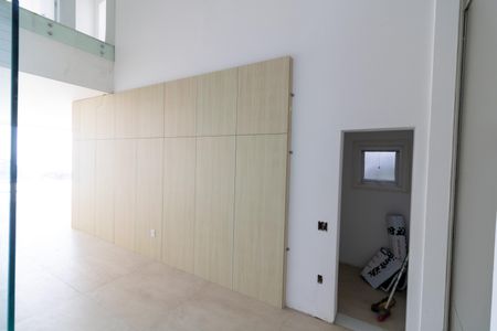Casa à venda com 1106m², 3 quartos e 8 vagasEntrada