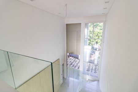 Casa à venda com 1106m², 3 quartos e 8 vagasEscada