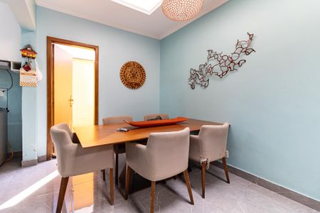 Casa à venda com 180m², 4 quartos e 2 vagas Casa à venda com 180m², 4 quartos e 2 vagasCopa da Cozinha