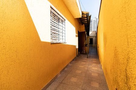 Casa à venda com 180m², 4 quartos e 2 vagas Casa à venda com 180m², 4 quartos e 2 vagasCorredor Lateral