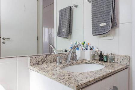 Apartamento à venda com 63m², 2 quartos e 2 vagasBanheiro da Suíte