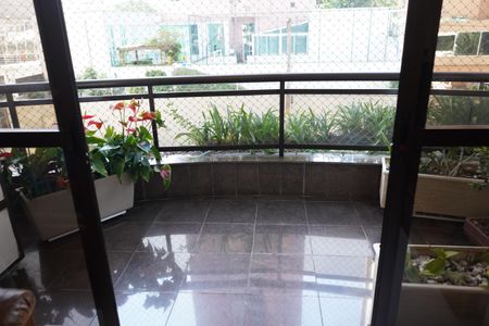 Apartamento à venda com 168m², 3 quartos e 3 vagasSacada