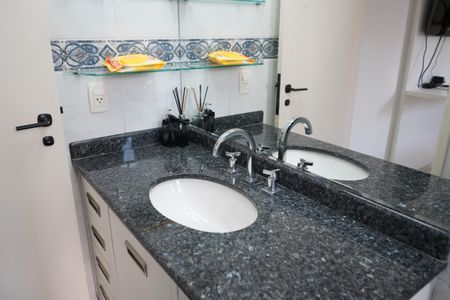 Apartamento à venda com 168m², 3 quartos e 3 vagasBanheiro Suíte 2