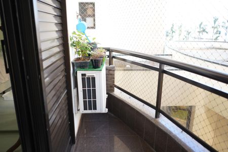 Apartamento à venda com 168m², 3 quartos e 3 vagasSacada Suíte 1