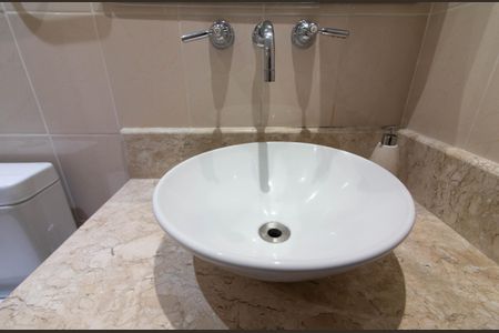 Apartamento à venda com 77m², 3 quartos e 1 vaga Apartamento à venda com 77m², 3 quartos e 1 vagaBanheiro